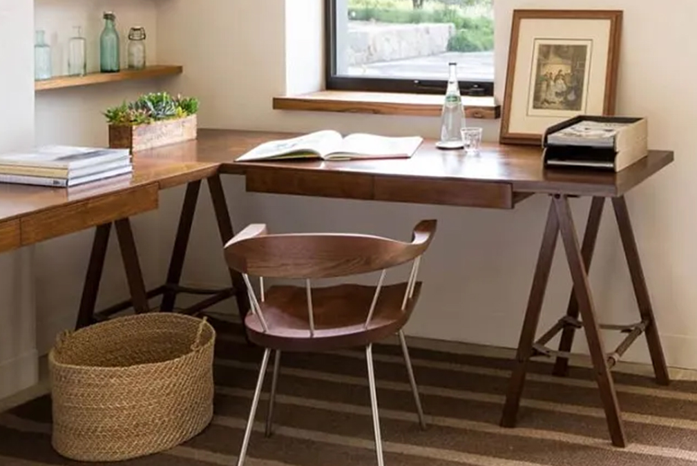 What are the benefits of custom home office furniture